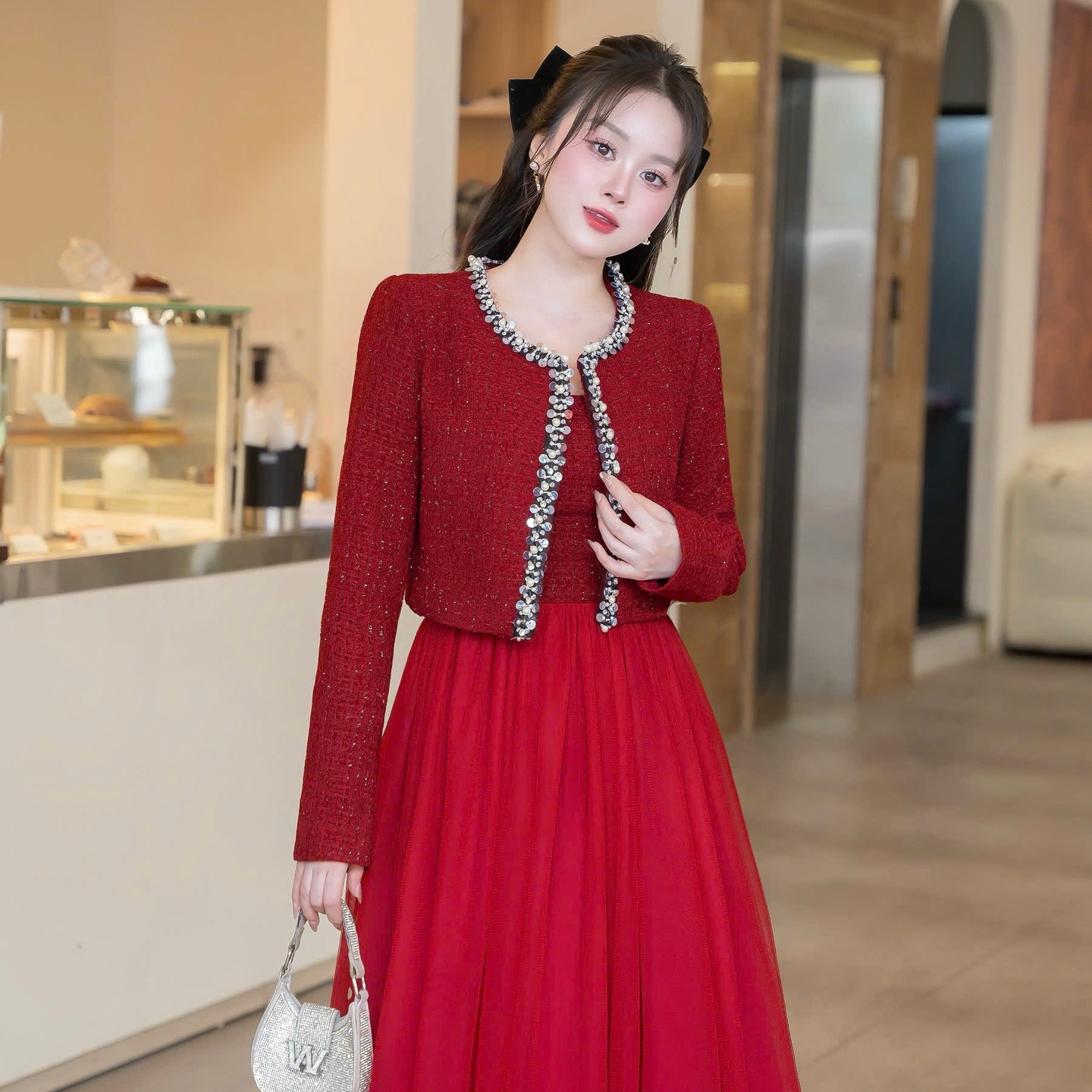 Đầm dạ 2 dây phối lưới  sang trọng kèm khoác