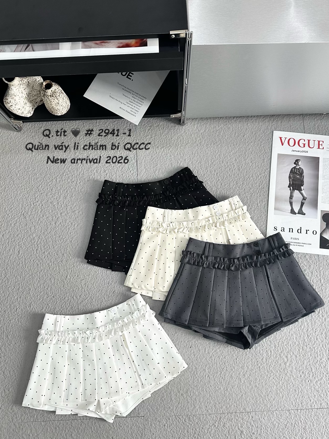 Chân váy ngắn xếp li bèo 2 nút