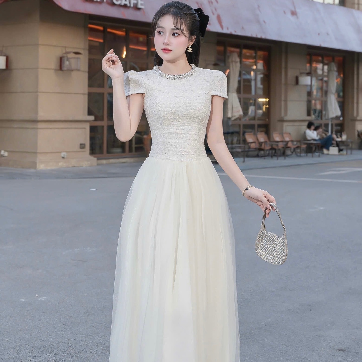 Đầm thiết kế dạ cổ tròn đính đá dáng dài phối tơ