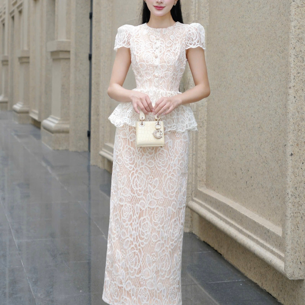 Đầm thiết kế peplum ôm ren body sanh chảnh