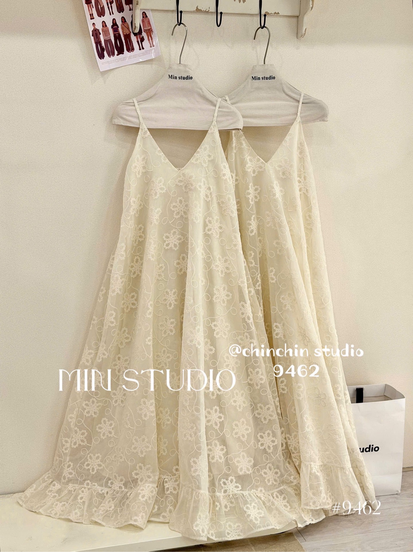 Đầm 2 dây thêu hoa nổi ren tầng