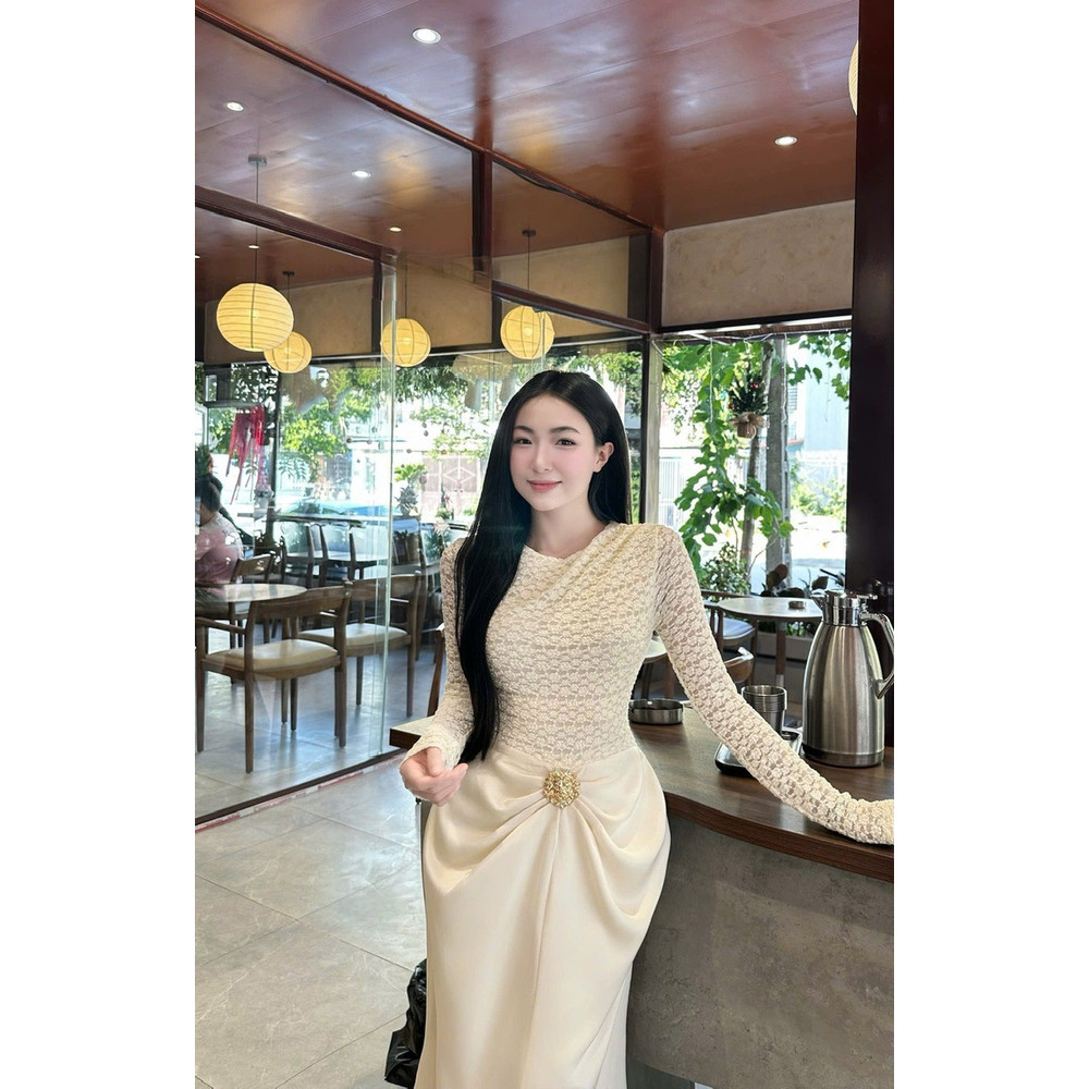 Đầm thiết kế cổ tròn dáng dài ôm body
