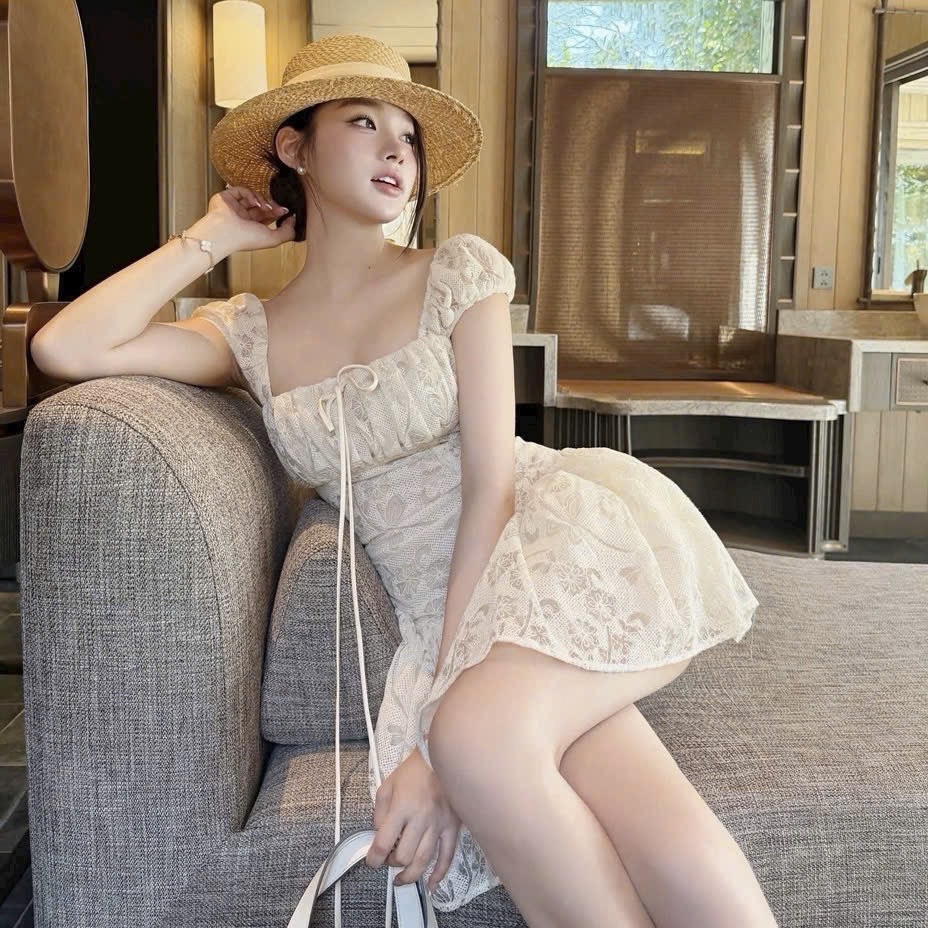 Đầm thiết kế 2 dây cột nơ ngực dáng ngắn