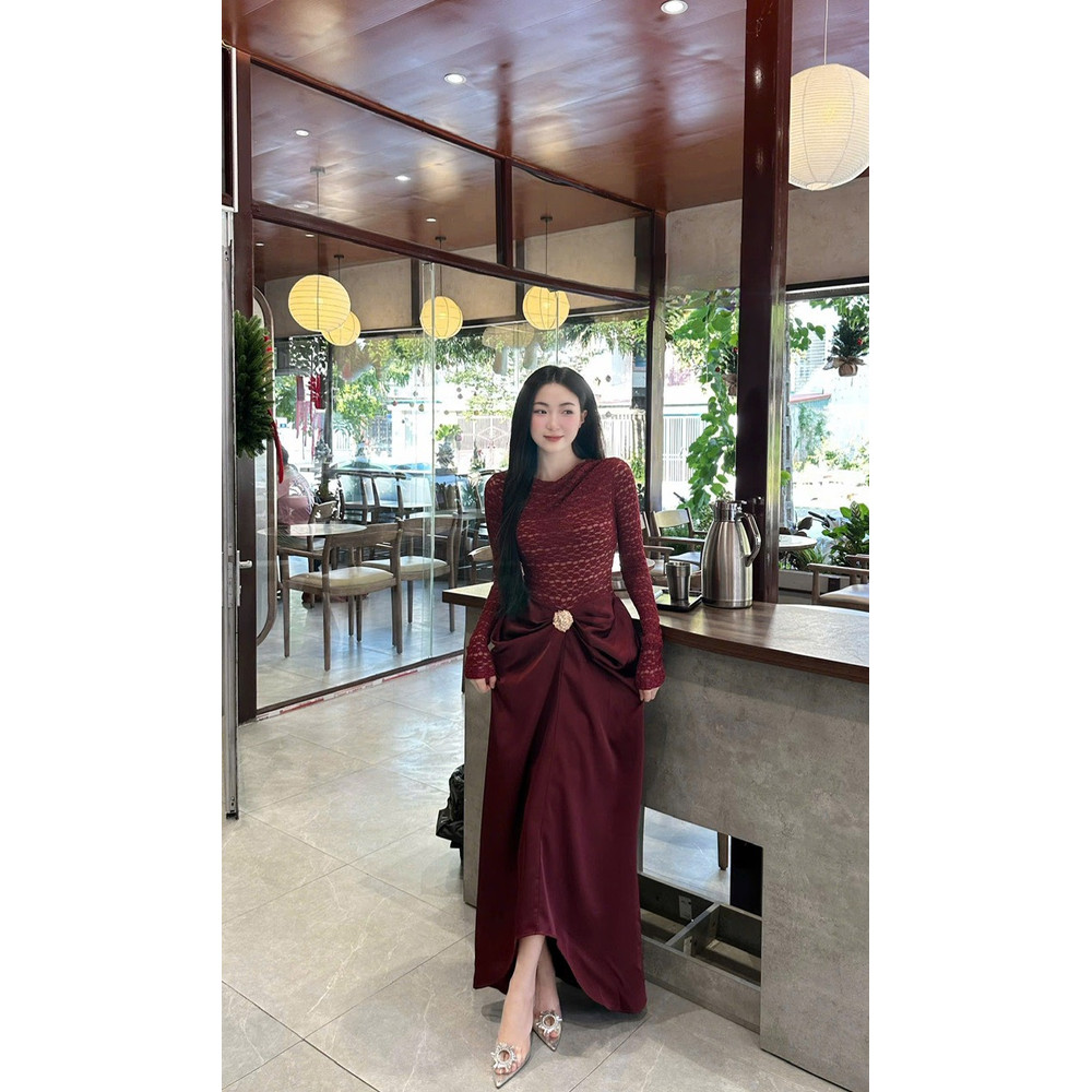 Đầm thiết kế cổ tròn dáng dài ôm body