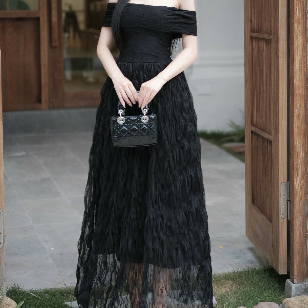 Đầm đi tiệc trễ vai bảng ngực xoè sóng dáng dài