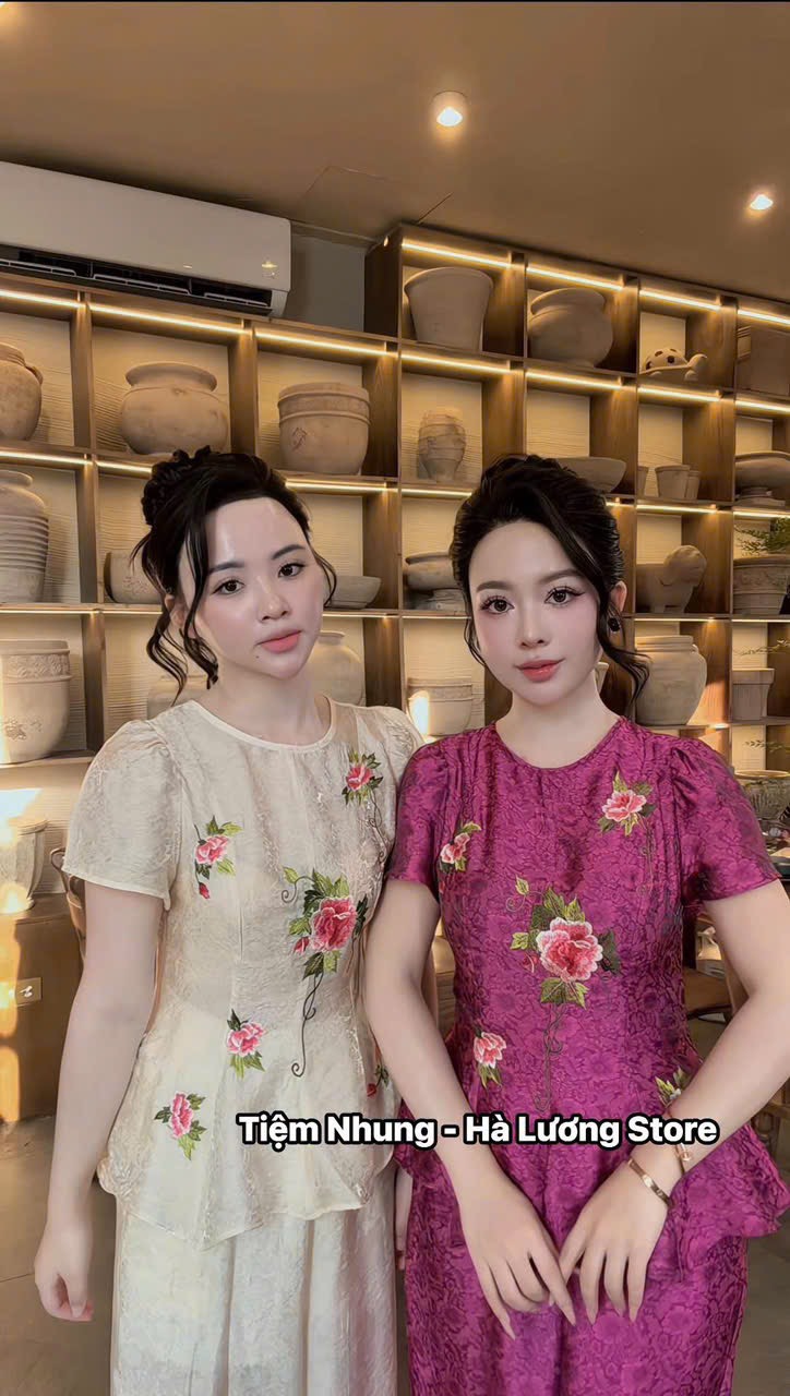 Set đồ lam lụa tơ tằm thêu hoa hồng áo tay cộc