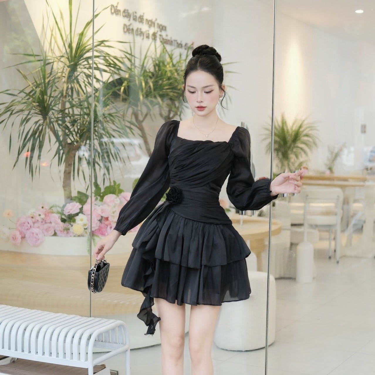 Đầm cổ vuông tay dài voan dáng ngắn xoè