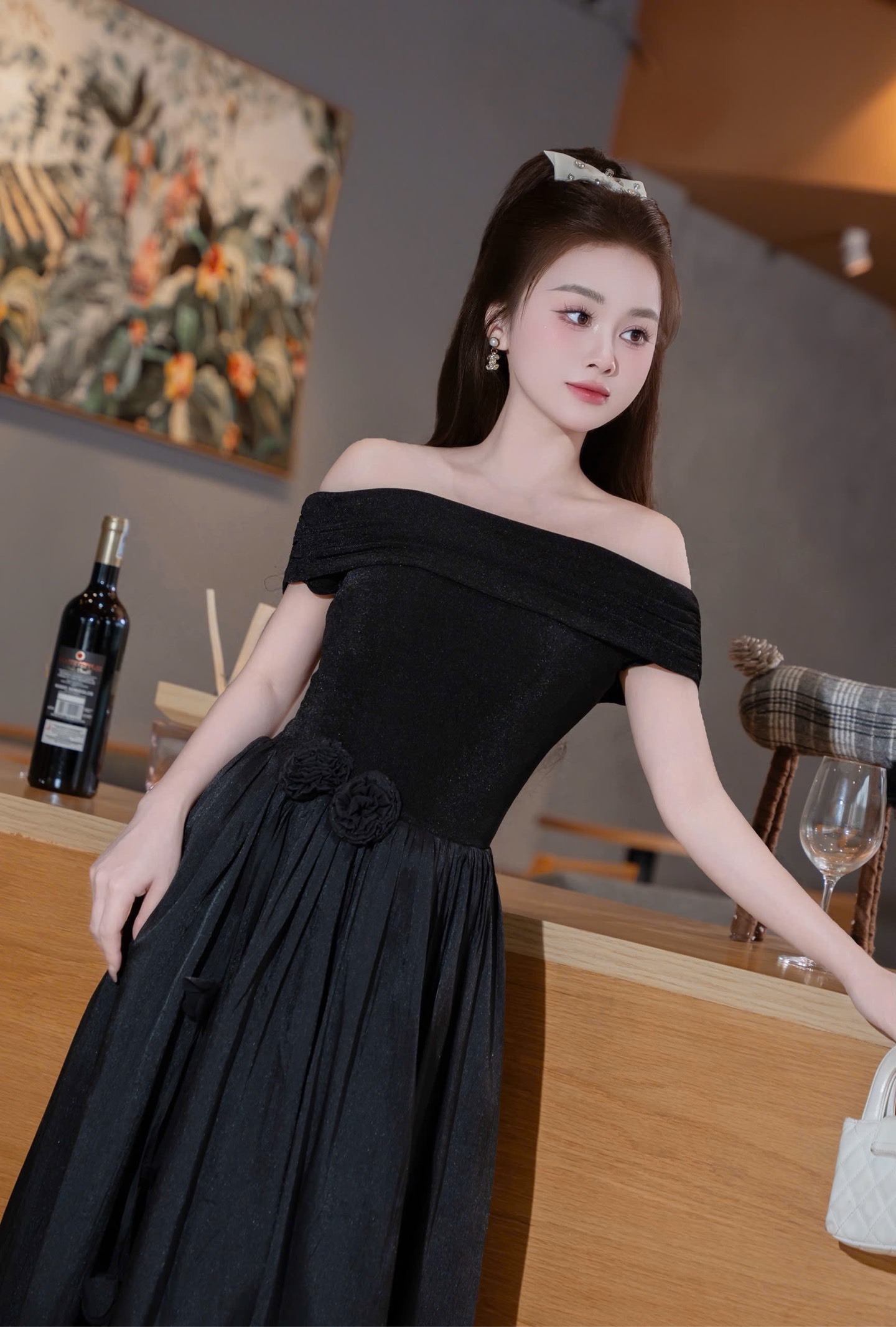 Đầm trễ vai ren chéo dáng dài phối voan