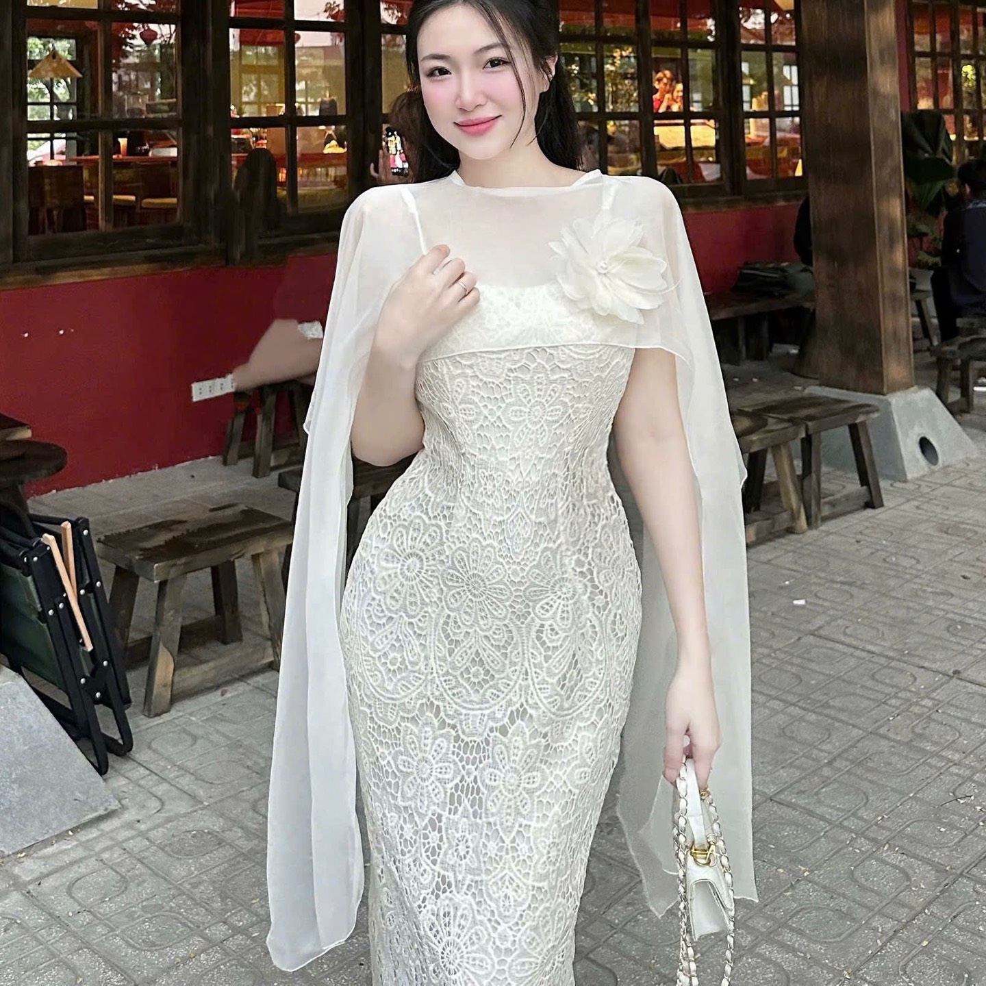 Đầm thiết kế ren 2 dây body kèm choàng