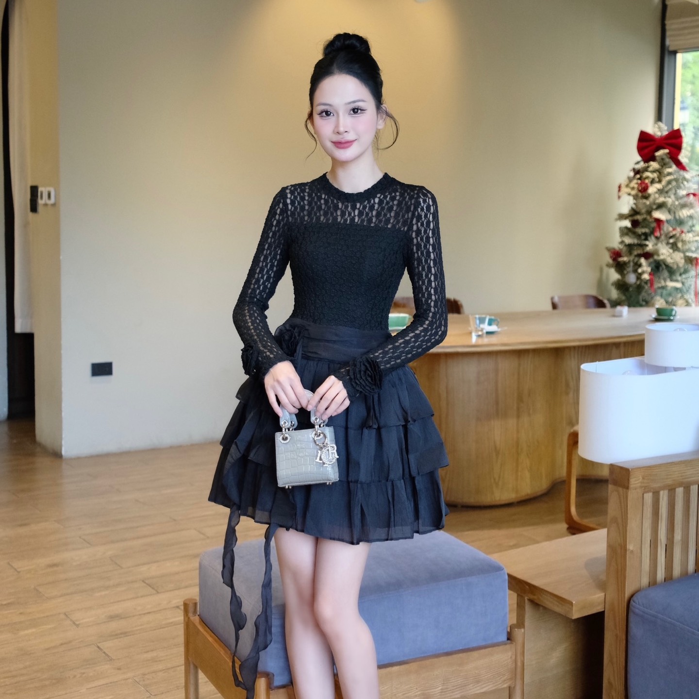 Đầm thiết kế cao cấp cổ tròn tay dài dáng ngắn đa tầng