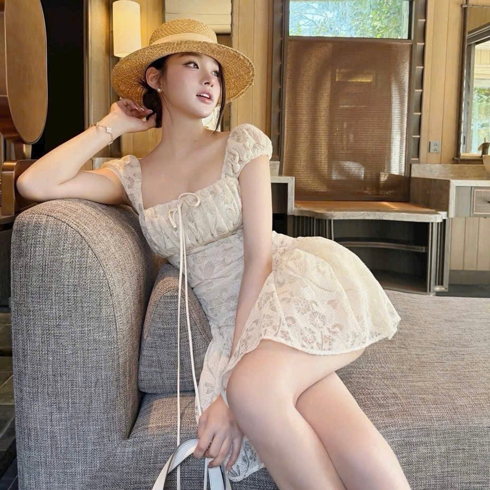 Đầm thiết kế 2 dây cột nơ ngực dáng ngắn