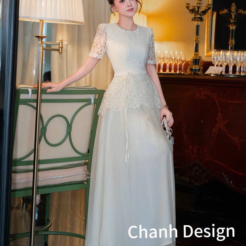 Đầm thiết kế ren cột nơ eo phối voan dáng dài
