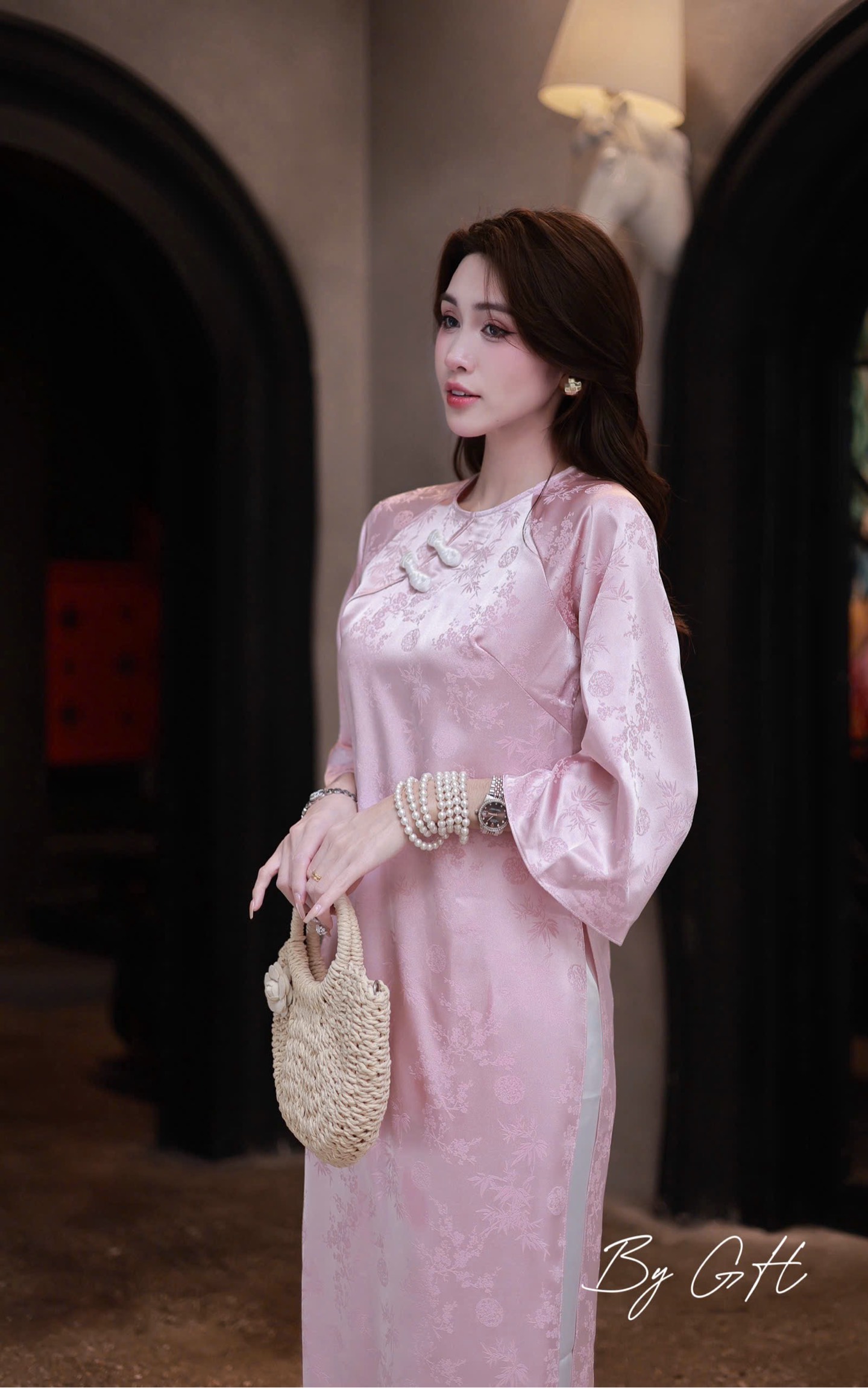 Áo dài gấm lá tre dáng xuông H