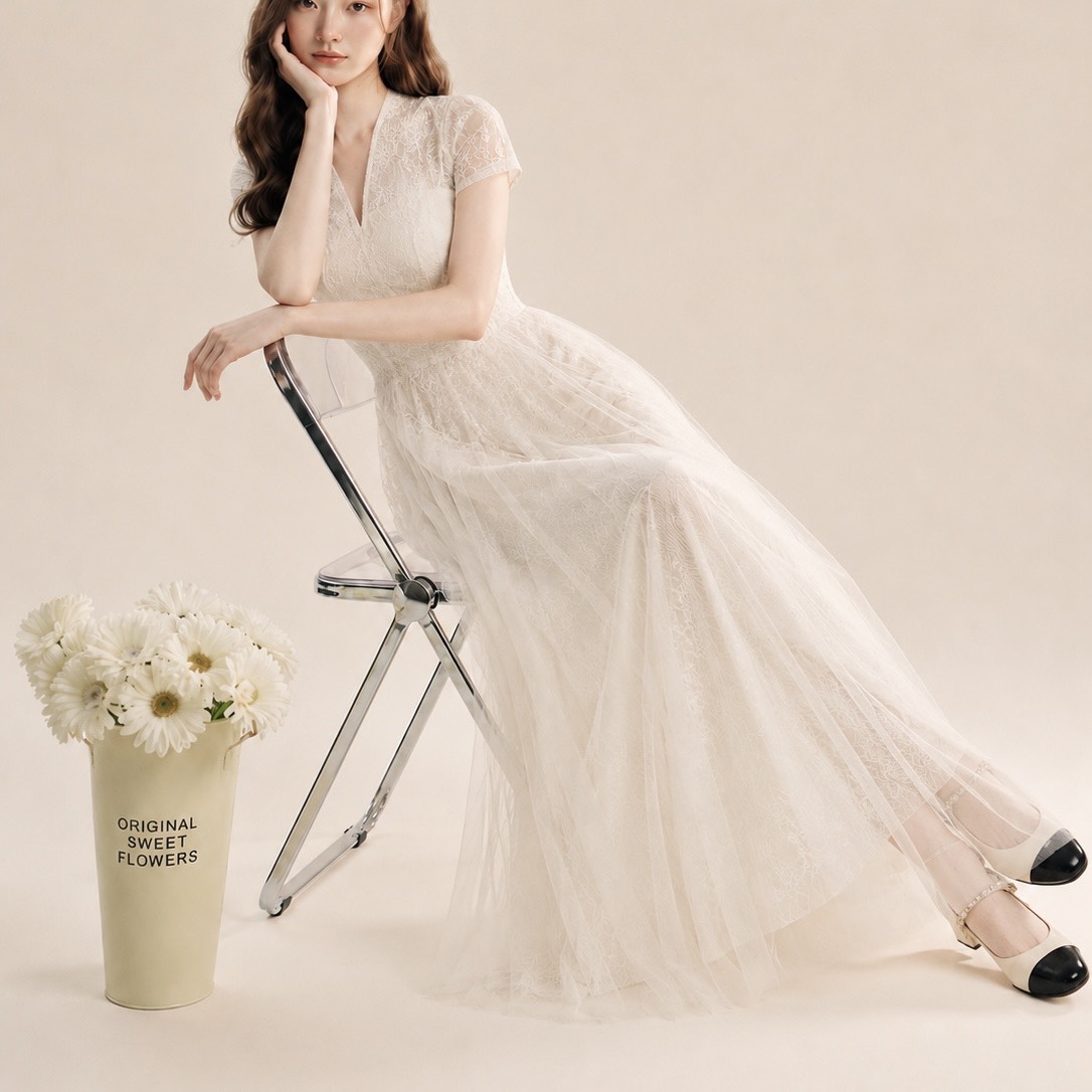 Đầm thiết kế ren tay ngắn tùng xoè