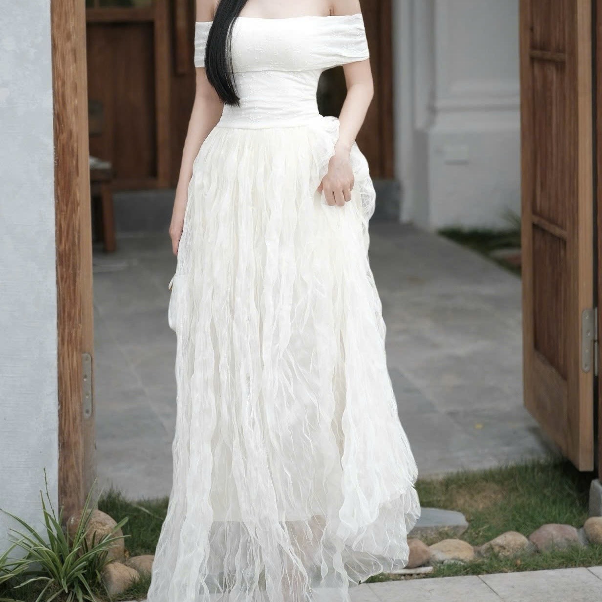 Đầm đi tiệc trễ vai bảng ngực xoè sóng dáng dài