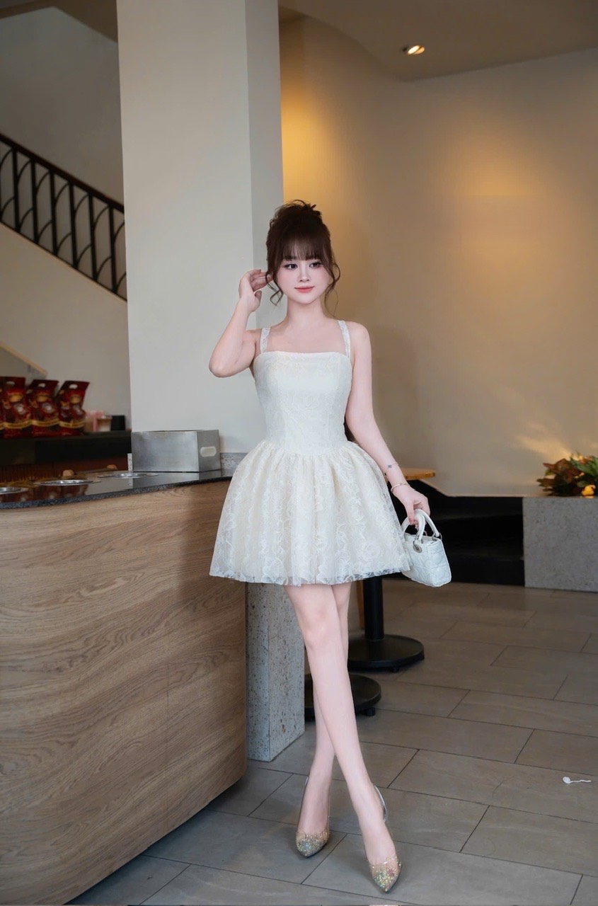 Đầm thiết kế 2 dây ren kèm áo choàng dáng ngắn