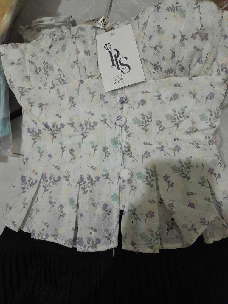 Set áo hoa nhí kèm chân váy xếp ly LS 59380