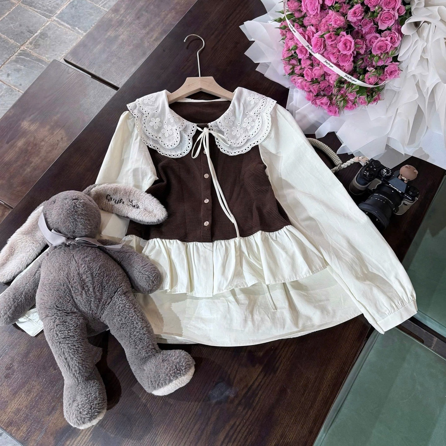 Áo kiểu xoè cổ bèo tay dài