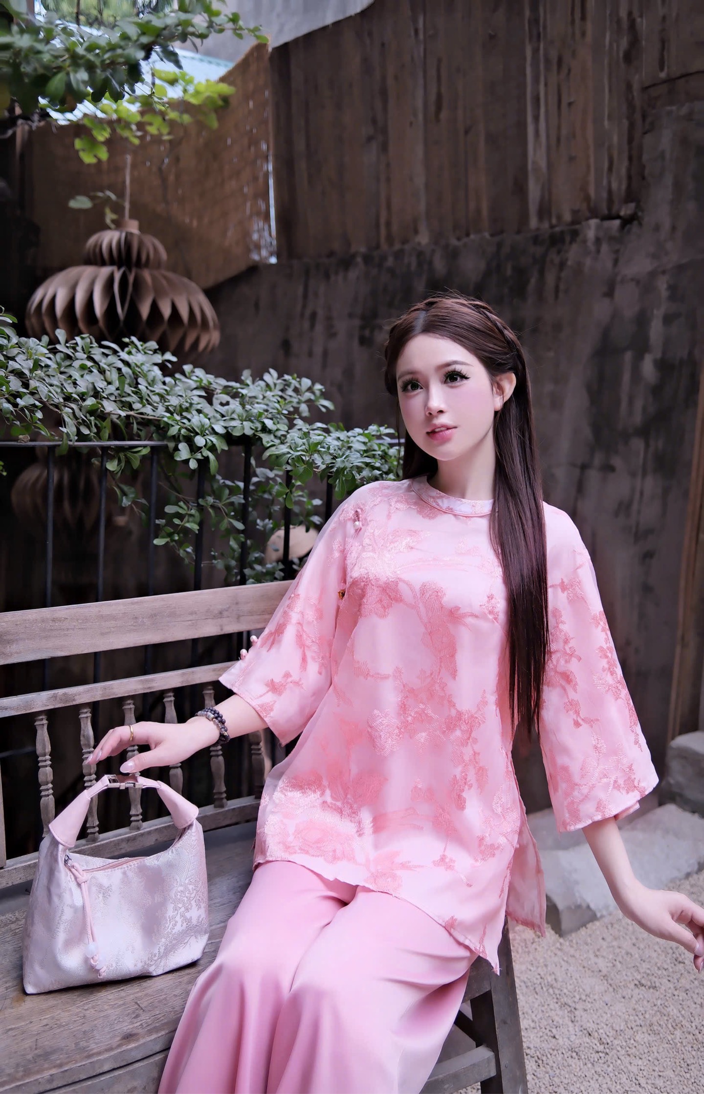 Lam cổ viền tròn gấm thêu cao cấp