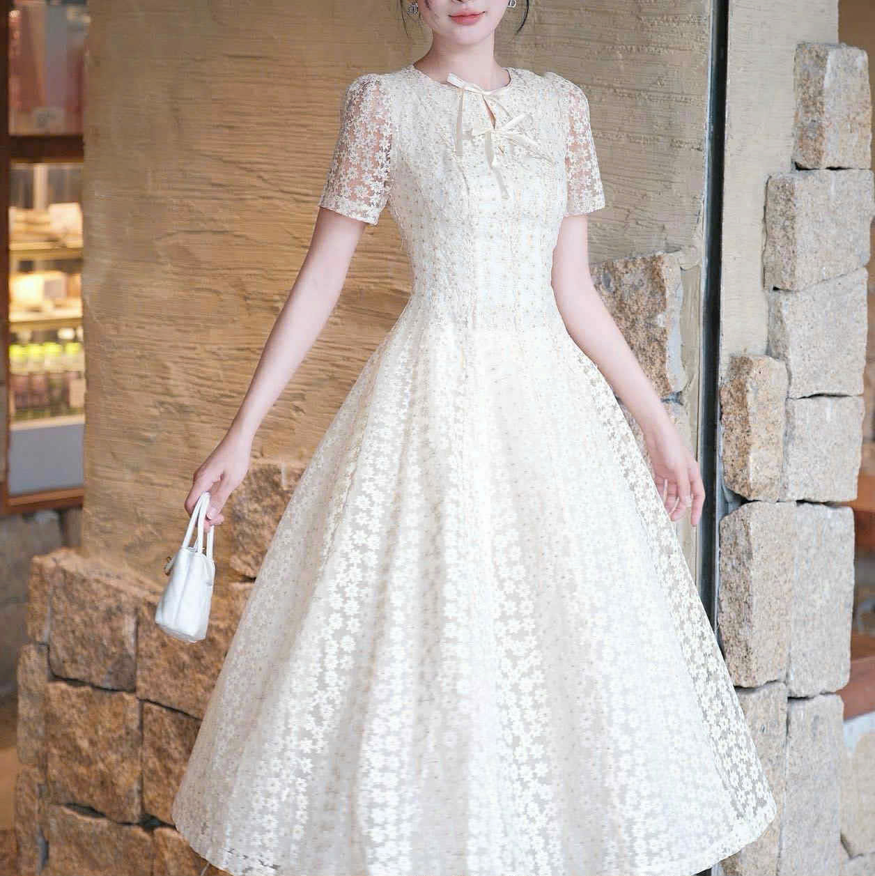 Đầm voan hoa cổ tròn tay ngắn công chúa sang trọng dáng xòe cao cấp đi tiệc