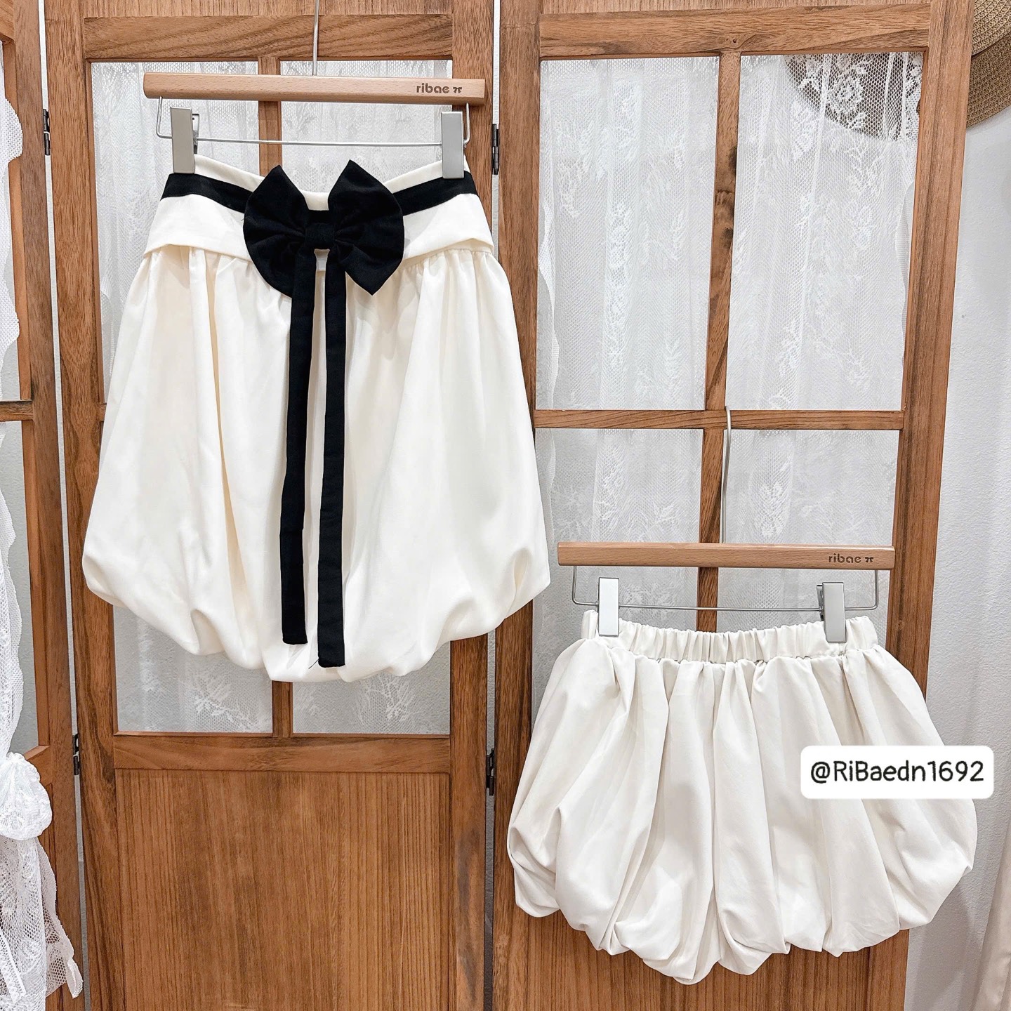 Set kiểu áo cúp ngực nơ chân váy bí phồng