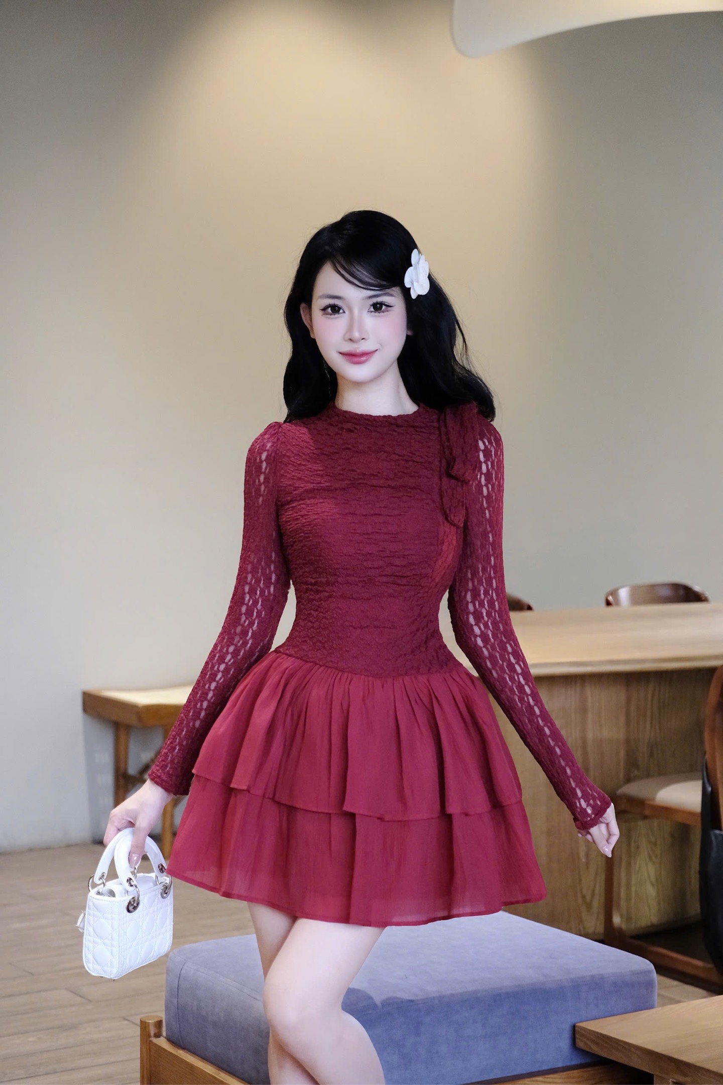 Đầm cổ tròn tay dài ren dáng xoè 2 tầng