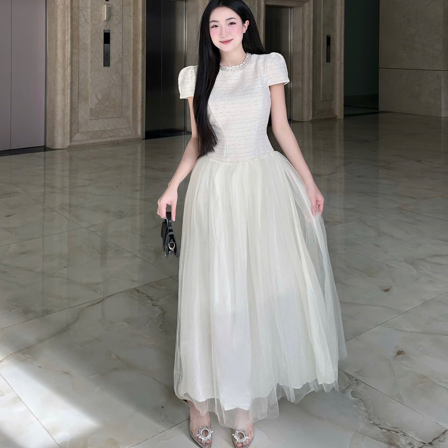 Đầm thiết kế dạ cổ tròn đính đá dáng dài phối tơ