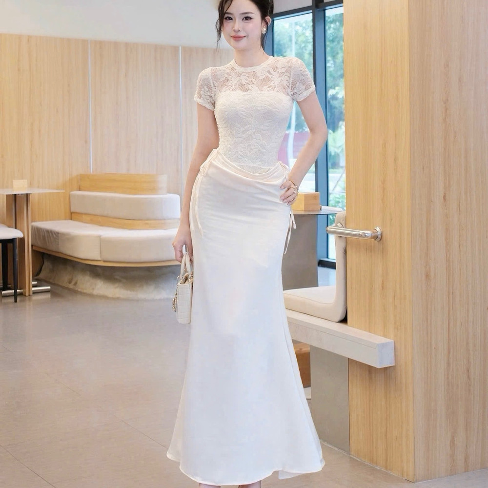 Đầm thiết kế ren body cổ tròn dáng dài thanh lịch
