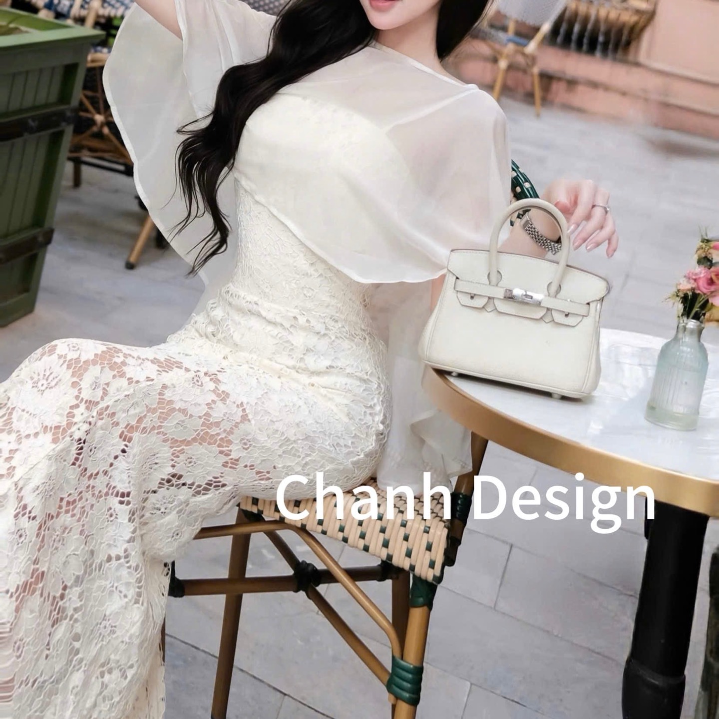 Đầm thiết kế 2 dây ren kèm áo choàng voan