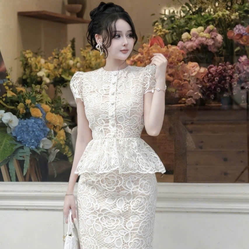 Đầm thiết kế peplum ôm ren body sanh chảnh