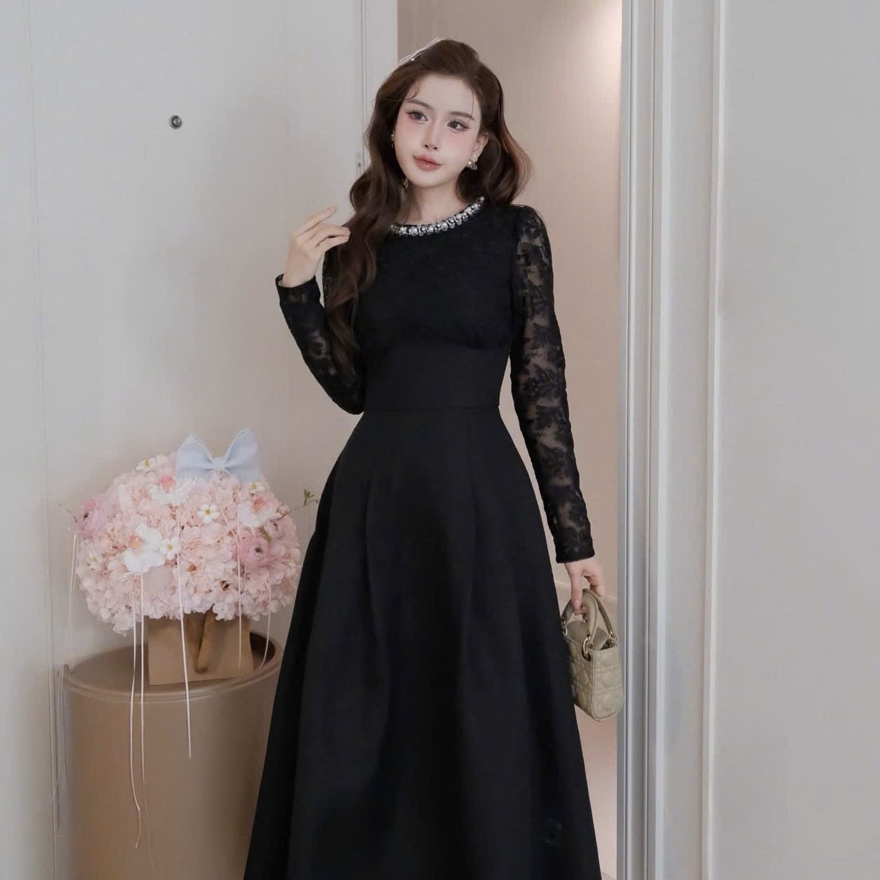 Đầm dạ phối ren cổ tròn viền ngọc tay dài cao cấp