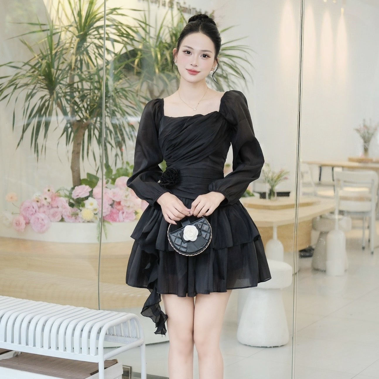 Đầm cổ vuông tay dài voan dáng ngắn xoè