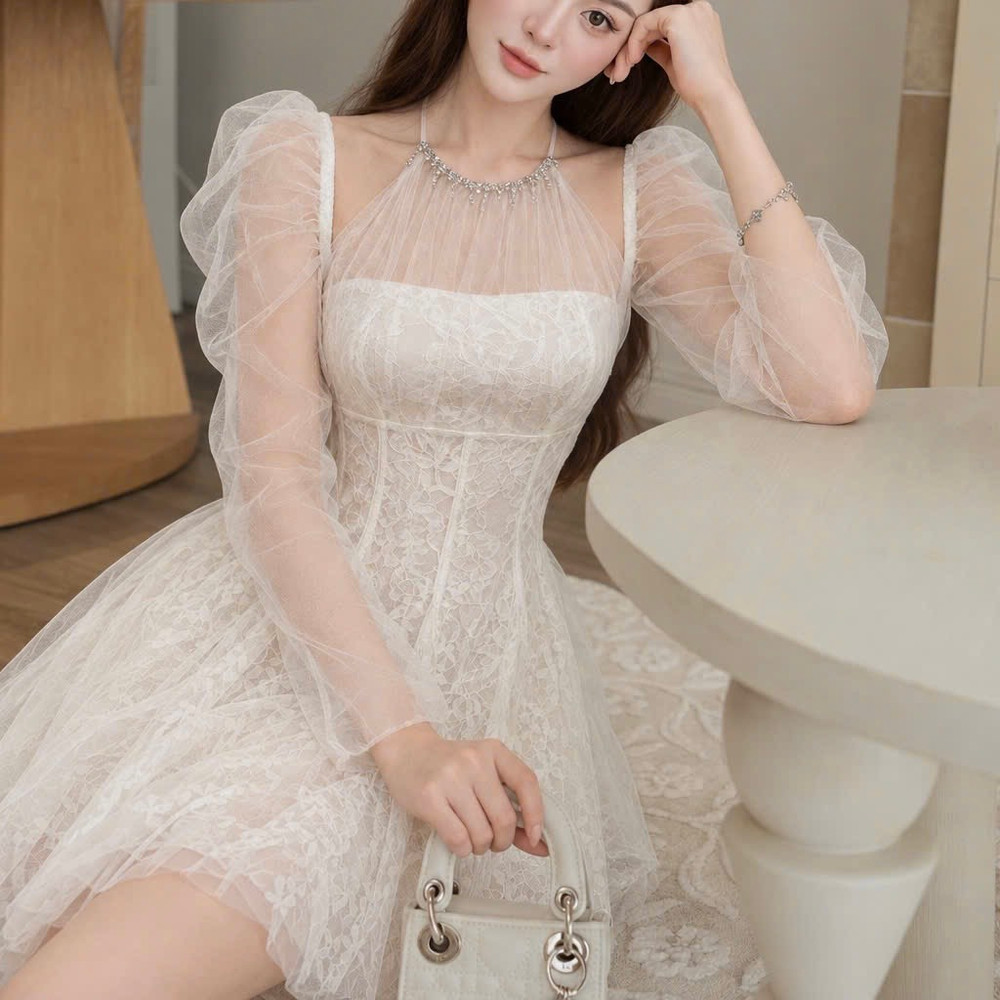 Đầm thiết kế cổ yếm đính đá tay dài dáng ngắn