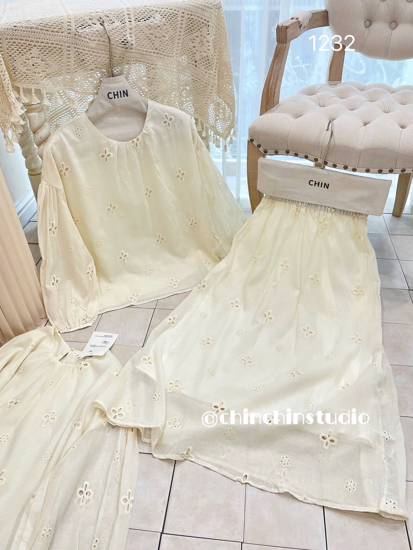 Set áo tay phồng kèm chân váng dài