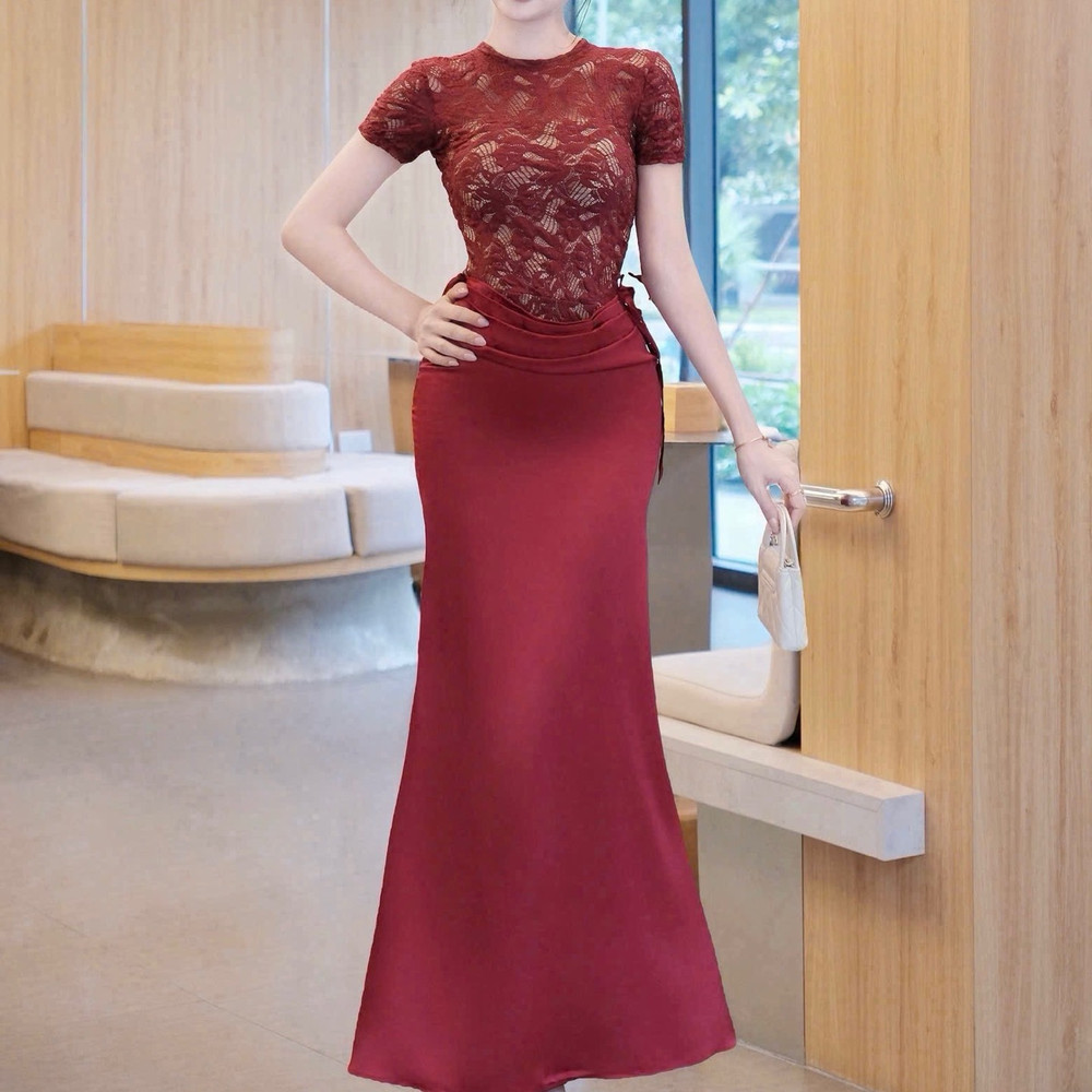 Đầm thiết kế ren body cổ tròn dáng dài thanh lịch