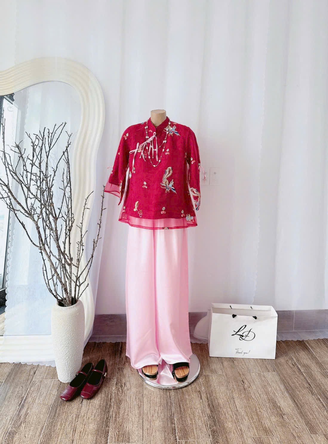 Set tơ thêu phượng đỏ