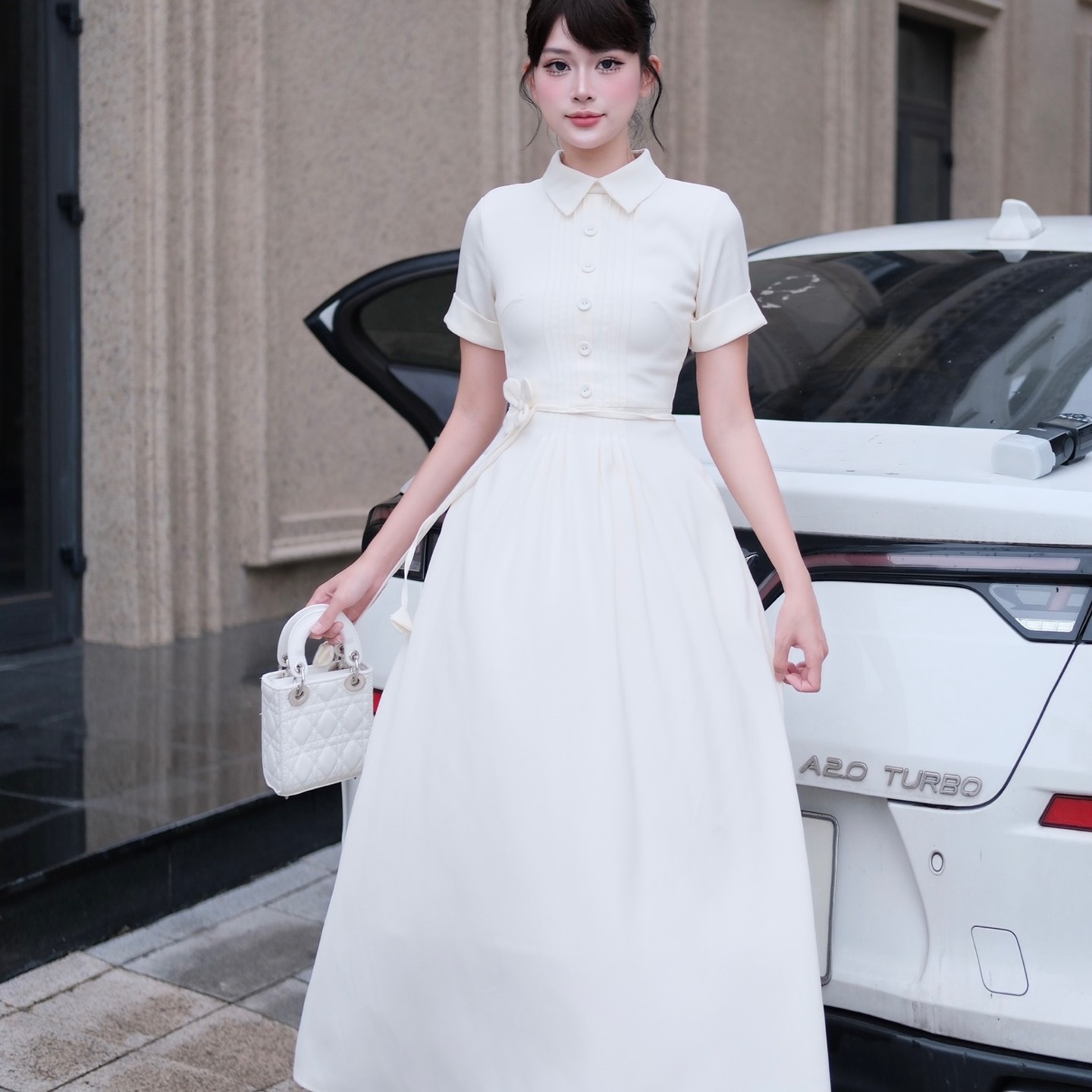 Đầm thiết kế cổ sơ mi dài xoè tay ngắn thanh lịch màu xanh than/trắng