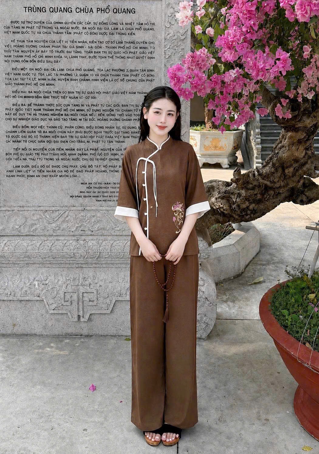 Đồ lam dây cột thêu chữ