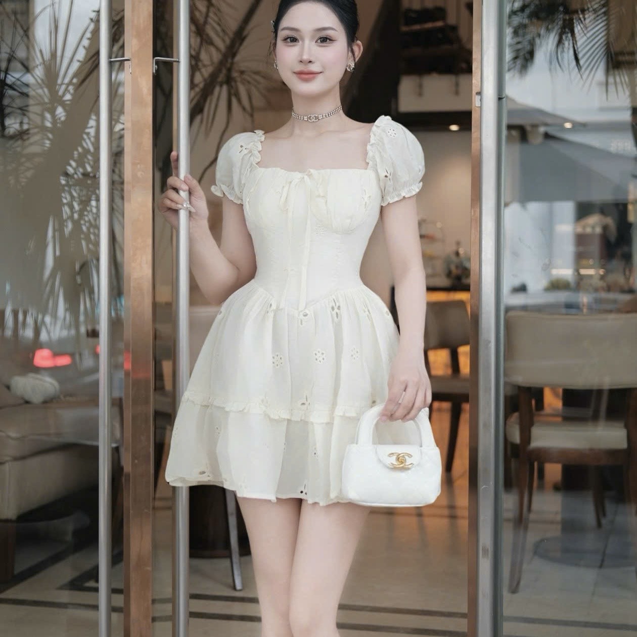 Đầm vải tay nhúng cổ vuông xoè nhẹ 2 tầng dáng ngắn ôm ngực 2 màu xanh biển / kem