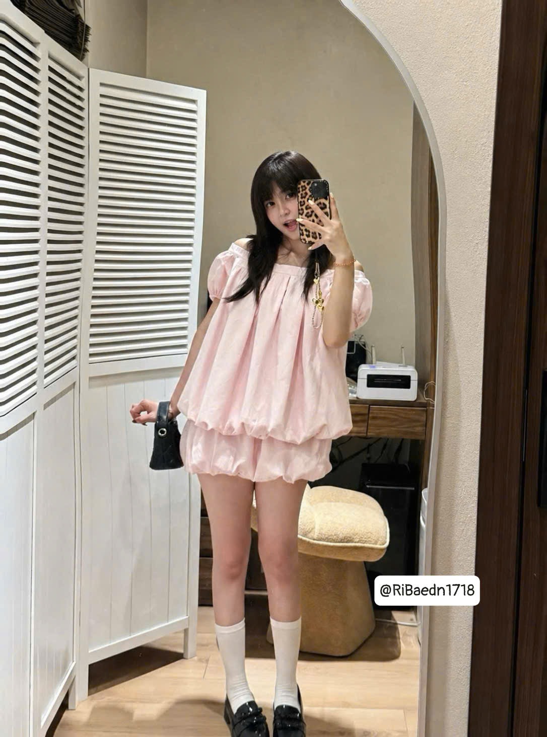 Set kiểu 2 món áo babydoll trễ vai chân váy bí phồng