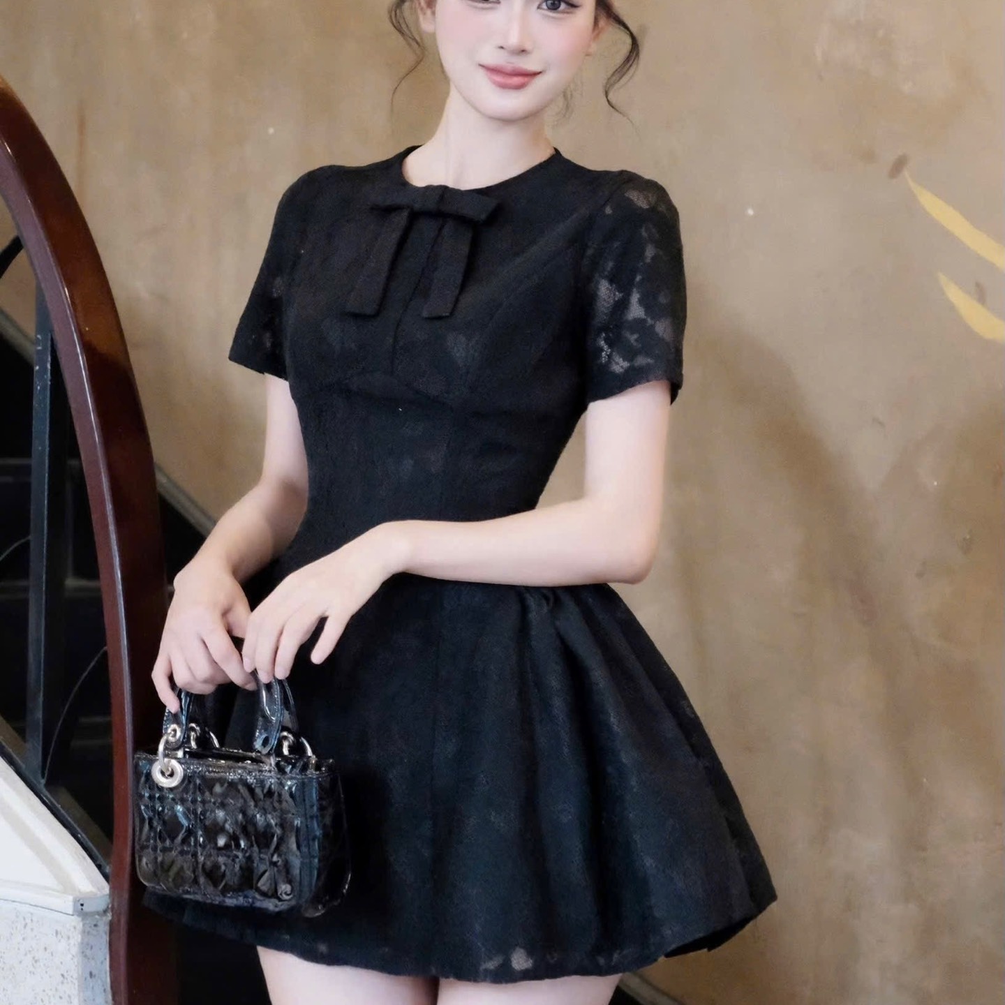 Đầm thiết kế cổ tròn nơ dáng A xoè ngắn