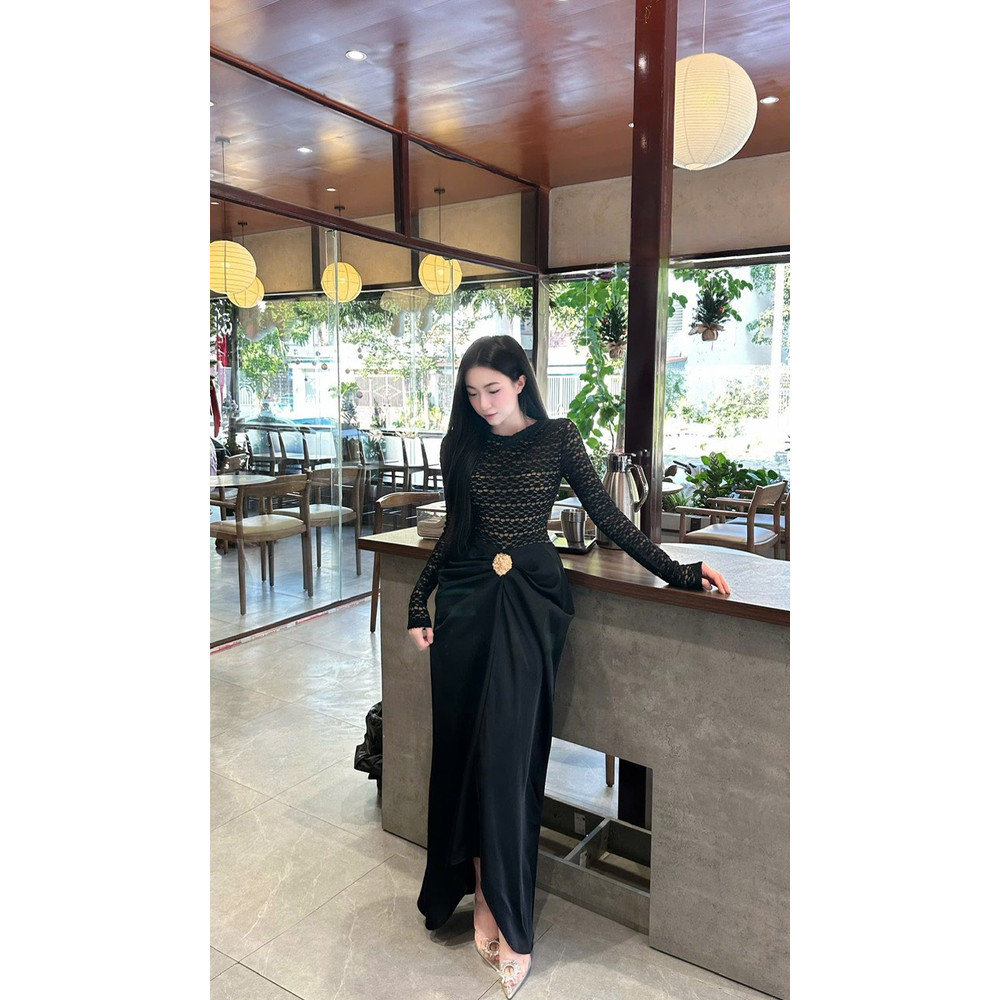 Đầm thiết kế cổ tròn dáng dài ôm body