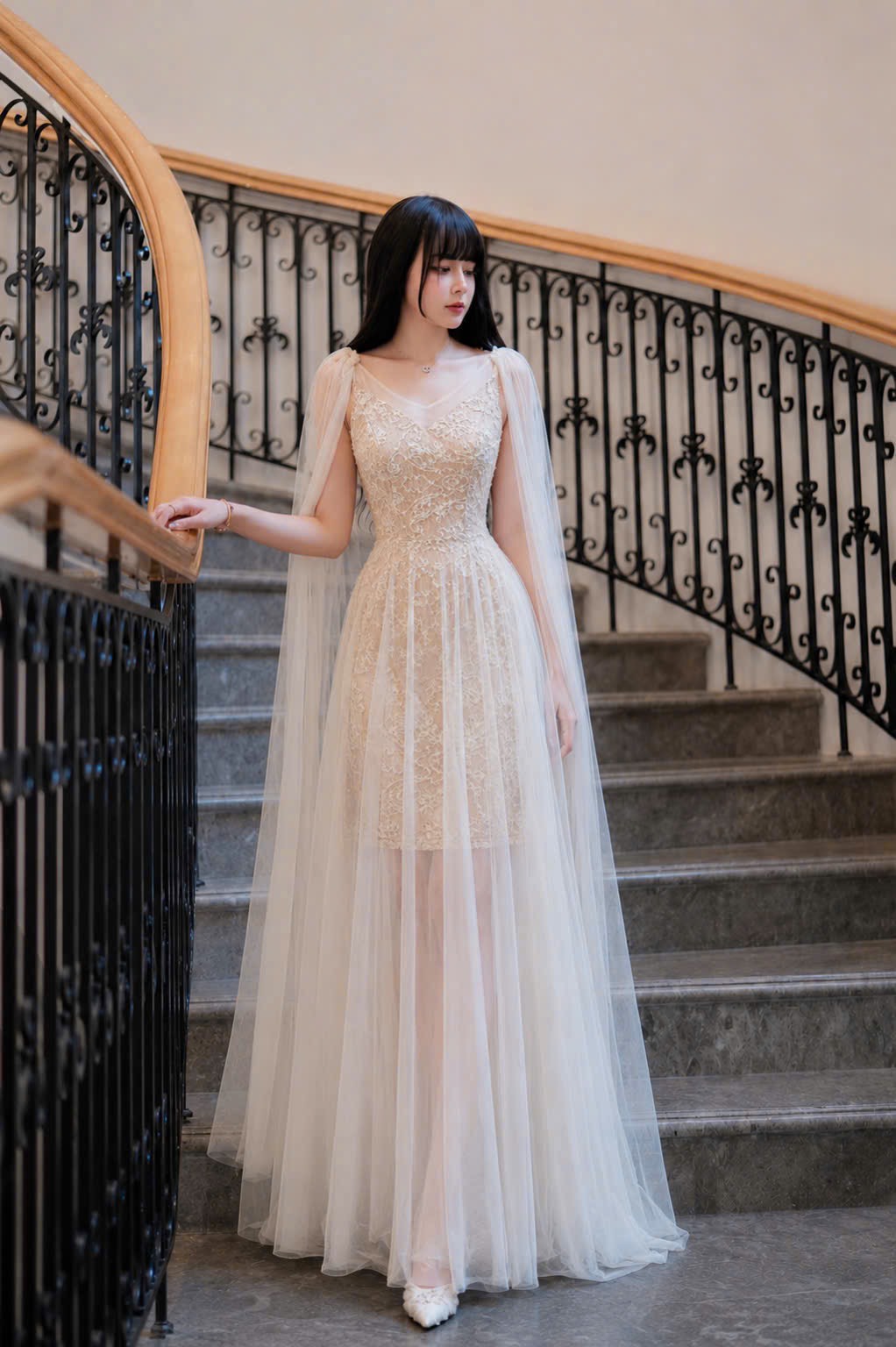 Đầm thiết kế ren tay rũ voan dáng dài