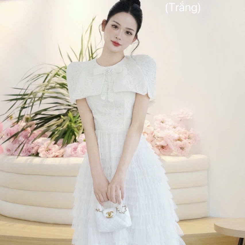Đầm thiết kế sang trọng ren chân choàng nữ hoàng