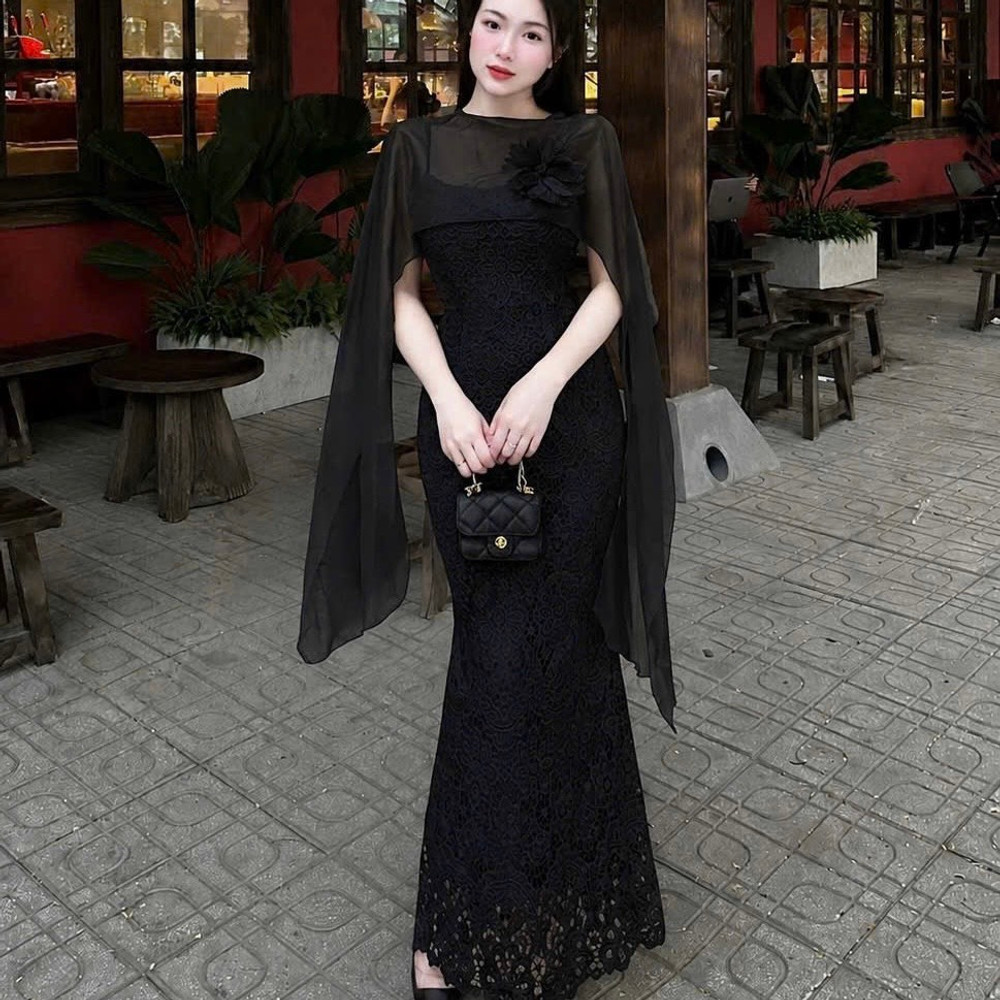 Đầm thiết kế ren 2 dây body kèm choàng