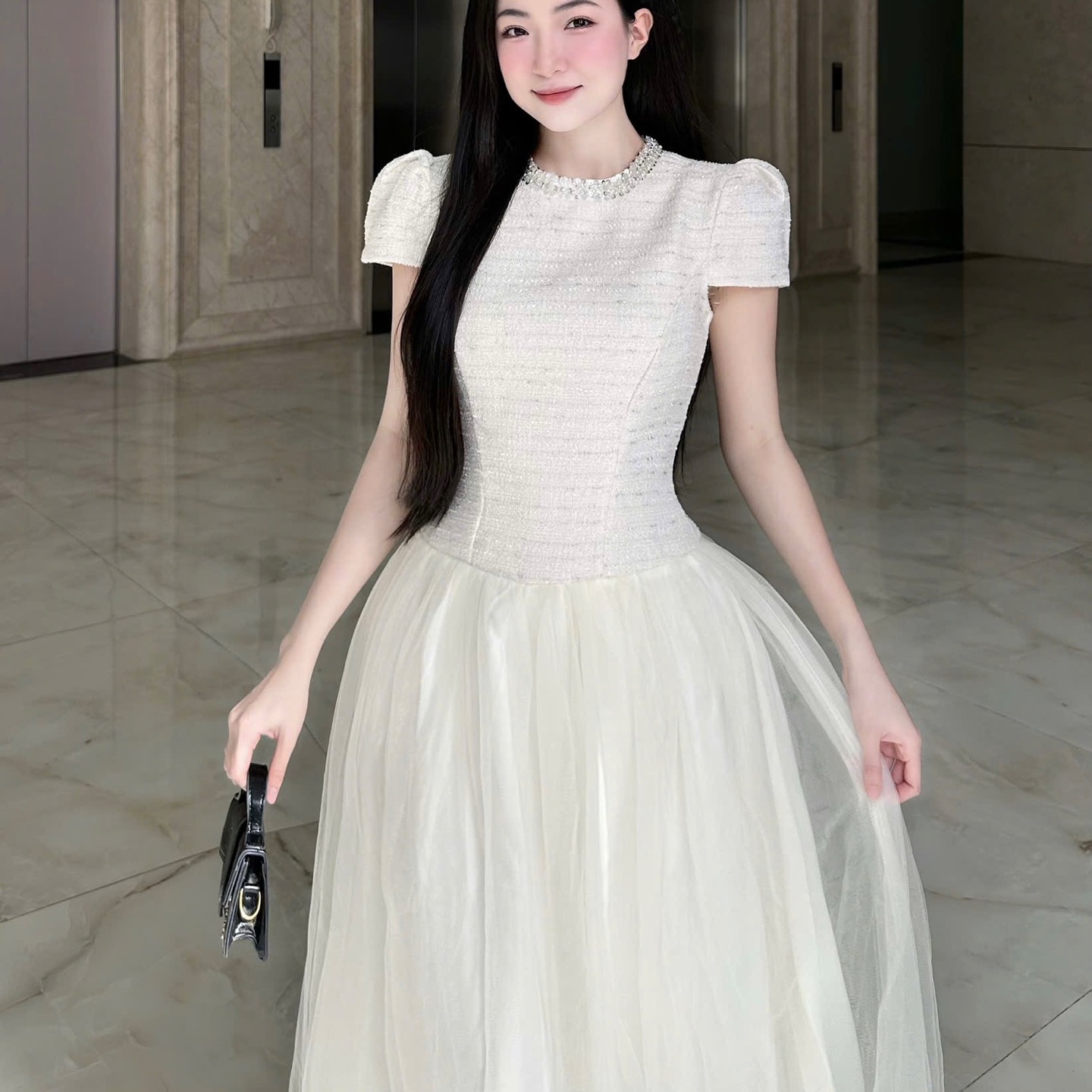 Đầm thiết kế dạ cổ tròn đính đá dáng dài phối tơ