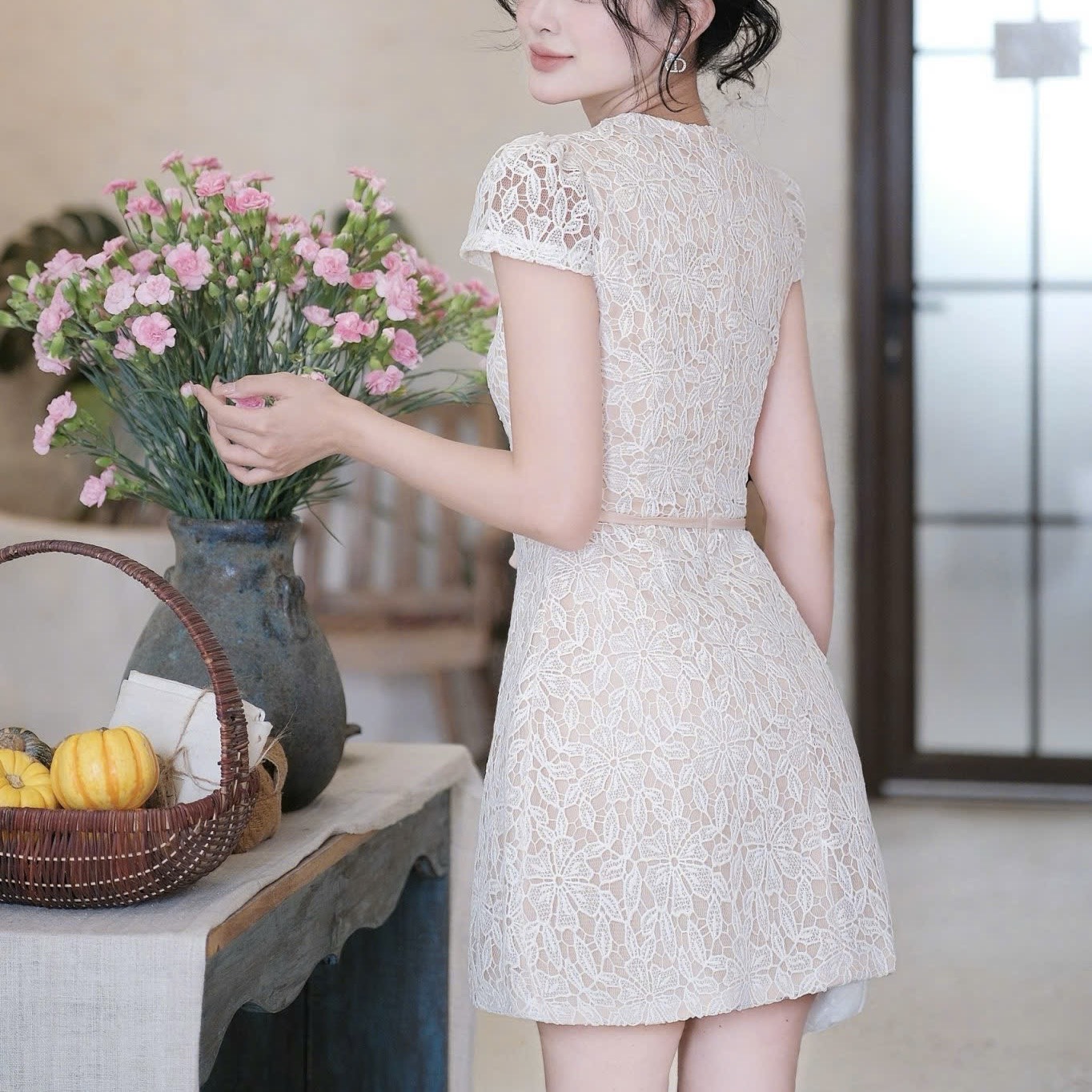 Đầm dáng ngắn chữ A full ren cổ V thắt eo cao cấp sang chảnh thiết kế