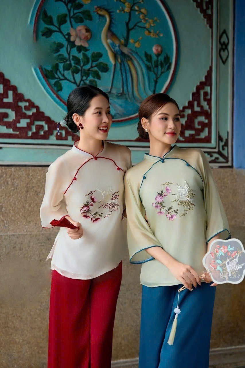 Bộ lam thêu cò và hoa
