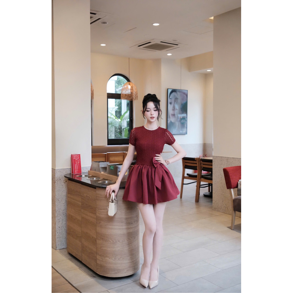 Đầm thiết kế ôm cổ tròn chân bồng dễ thương