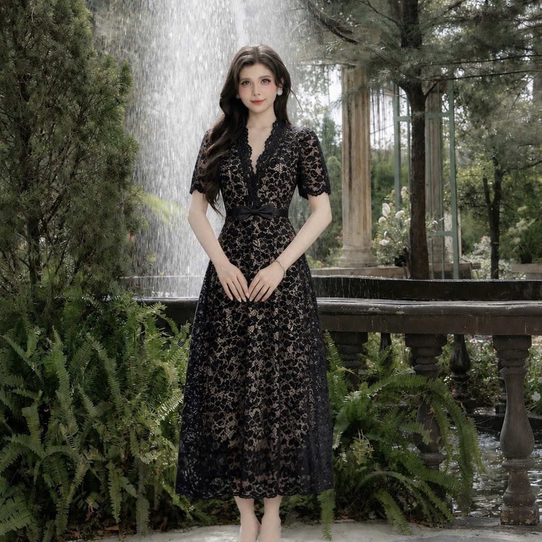 Đầm thiết kế ren cổ V nơ eo